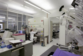 lab worker in FDA laboratory